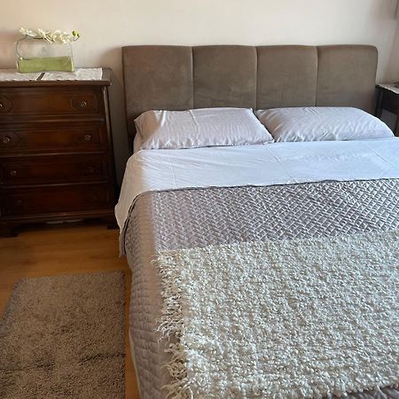 Apartment On Akademika Lazarenka 48A Лвив Екстериор снимка