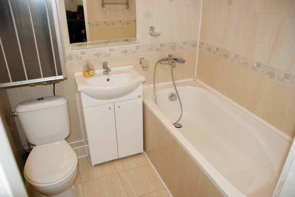 Apartment On Akademika Lazarenka 48A Лвив Екстериор снимка