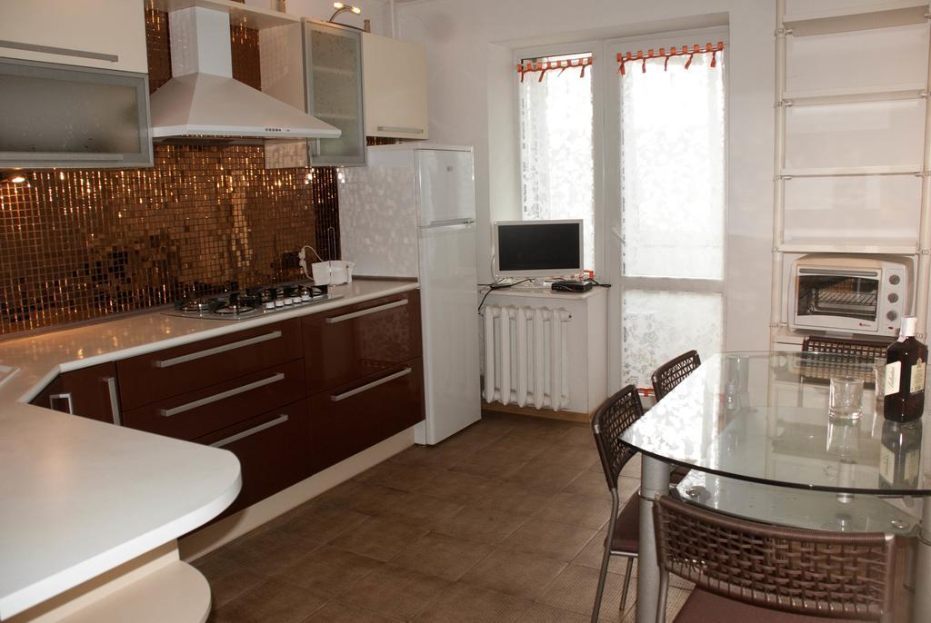 Apartment On Akademika Lazarenka 48A Лвив Екстериор снимка