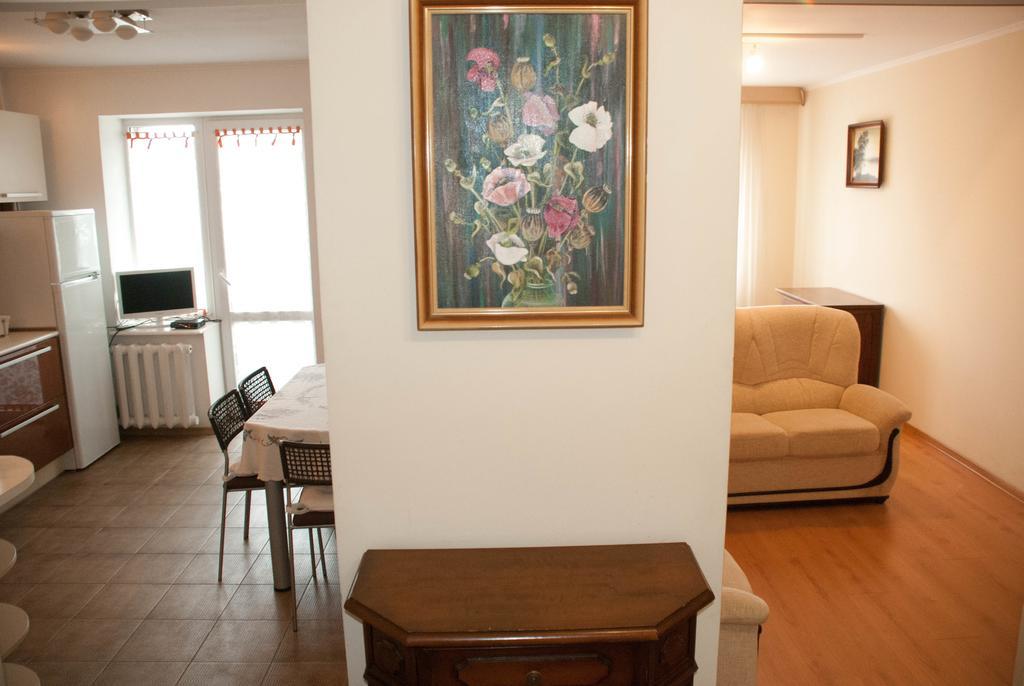 Apartment On Akademika Lazarenka 48A Лвив Екстериор снимка